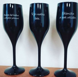 I Vám vyrobíme krásné sklenice. Chcete 6 kusů, 12, nebo 500 kusů? To je jen na vás. www.nerozbitnesklenice.cz