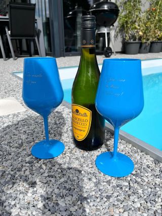 Dopřejte si krásné a nerozbitné sklenice, které rozzáří váš stůl, i Vám dodáme krásné originální sklenice. Chcete 6 kusů,...