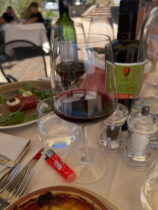 Dopřejte si krásné a nerozbitné sklenice, které rozzáří váš stůl, i Vám dodáme krásné originální sklenice. Chcete 6 kusů,...