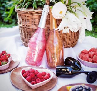 I Vám vyrobíme krásné sklenice. Chcete 6 kusů, 12, nebo 500 kusů? To je jen na vás. www.nerozbitnesklenice.cz