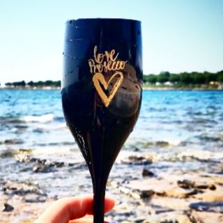 I Vám vyrobíme krásné sklenice. Chcete 6 kusů, 12, nebo 500 kusů? To je jen na vás. www.nerozbitnesklenice.cz