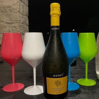 I Vám vyrobíme krásné sklenice. Chcete 6 kusů, 12, nebo 500 kusů? To je jen na vás. www.nerozbitnesklenice.cz