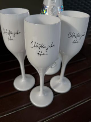 Na doma i do firmy, dopřejte si krásné a nerozbitné sklenice, které rozzáří váš stůl. I Vám dodáme krásné originální...