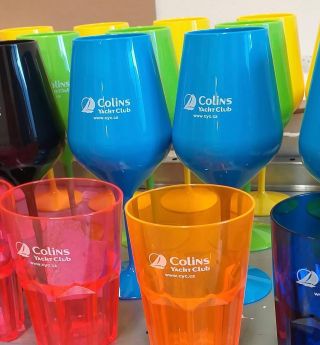 I Vám vyrobíme krásné sklenice. Chcete 6 kusů, 12, nebo 500 kusů? To je jen na vás. www.nerozbitnesklenice.cz