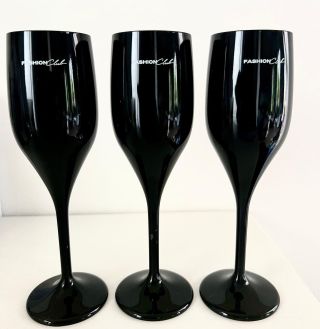 A jaké krásné sklenice dodáme Vám? Napište si o cenu s logem či bez: info@nerozbitnesklenice.cz Krasa a elegance + Klid a...