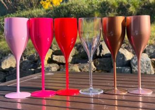 A jaké krásné sklenice vyrobíme Vám? Krása, elegance, klid, pohoda a hlavně bezpečí www.nerozbitnesklenice.cz