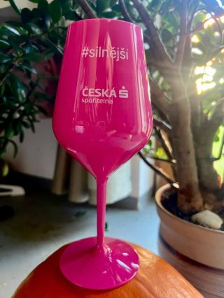 Na doma i do firmy Na oslavy i večírky Na párty i k bazénu Do vany i na zahradu Originální skleničky – stylové, odolné a...