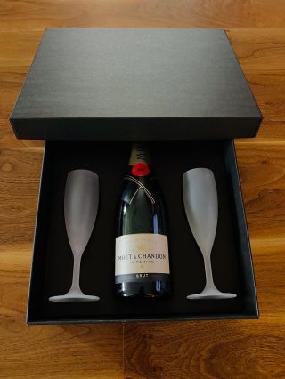 A jaké krásné sklenice vyrobíme Vám? Krása, elegance, klid, pohoda a hlavně bezpečí www.nerozbitnesklenice.cz