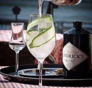 A jaké krásné sklenice vyrobíme Vám? Krása, elegance, klid, pohoda a hlavně bezpečí www.nerozbitnesklenice.cz