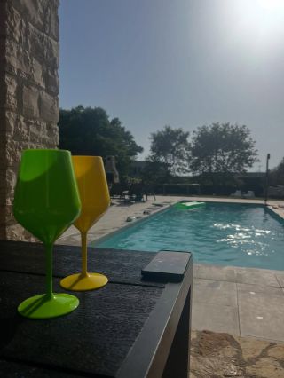 A jaké krásné sklenice vyrobíme Vám? Krása, elegance, klid, pohoda a hlavně bezpečí www.nerozbitnesklenice.cz