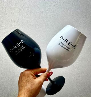 A jaké krásné sklenice vyrobíme Vám? Krása, elegance, klid, pohoda a hlavně bezpečí www.nerozbitnesklenice.cz